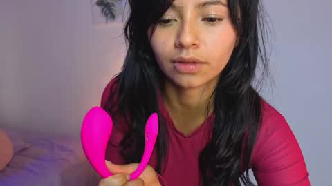 Snapshot of nickeymoon chatting on 03-08-26, 08:45 Nicole Silvermoon online show from 03-08-26, 08:45