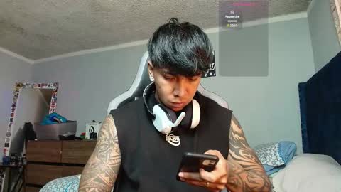 Snapshot of nickhot0609 chatting on 10-13-25, 05:35 Nickhot0609 online show from 10-13-25, 05:35