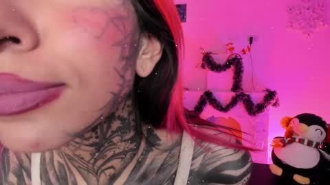 Snapshot of nicki_1 chatting on 12-29-24, 05:31   Help me reach 100 thumbs up online show from 12-29-24, 05:31