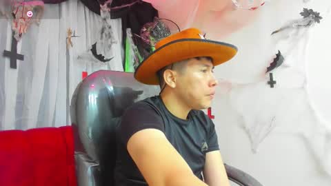 Snapshot of nickk_wolff chatting on 10-23-25, 06:34 Nickk Wolff online show from 10-23-25, 06:34