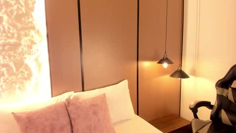 Snapshot of nicky_peyton chatting on 12-21-25, 02:30 Nicky online show from 12-21-25, 02:30