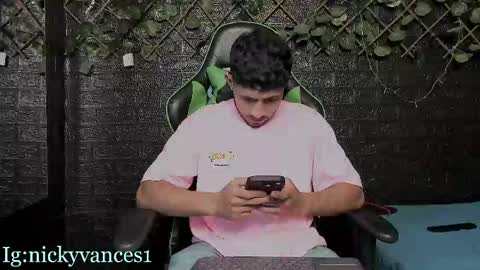 nicky online show from 10-25-25, 09:42