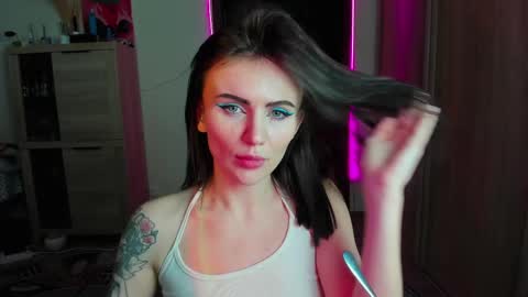 Nicky Weekends online show from 03-07-25, 01:53