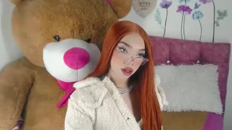 Snapshot of nickynoa chatting on 02-08-25, 09:15 Nicky online show from 02-08-25, 09:15