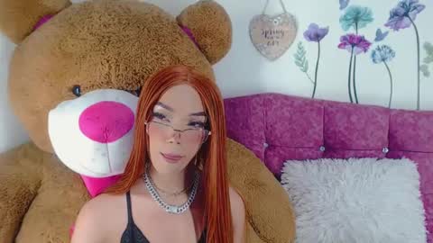 Snapshot of nickynoa chatting on 02-11-25, 09:03 Nicky online show from 02-11-25, 09:03