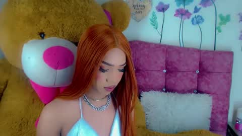 Snapshot of nickynoa chatting on 02-13-25, 09:06 Nicky online show from 02-13-25, 09:06