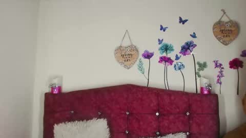 Snapshot of nickynoa chatting on 03-05-25, 01:42 Nicky online show from 03-05-25, 01:42