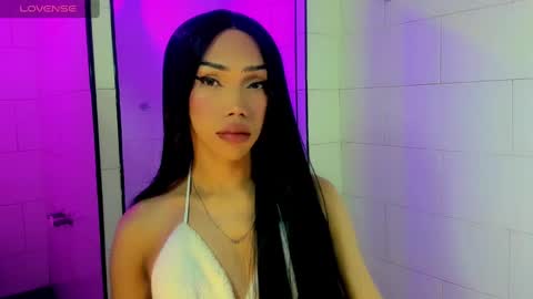 Snapshot of nickynoa chatting on 09-16-25, 04:02 Nicky online show from 09-16-25, 04:02