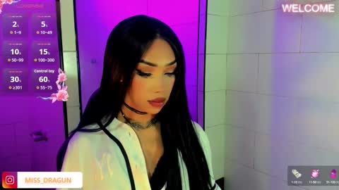 Snapshot of nickynoa chatting on 10-09-25, 04:32 Nicky online show from 10-09-25, 04:32