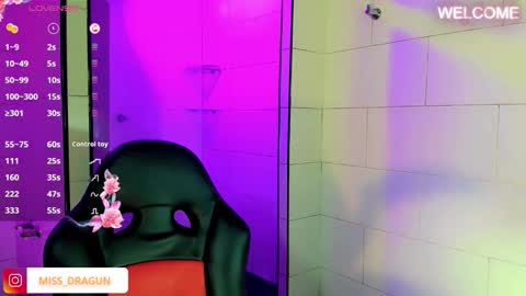 Snapshot of nickynoa chatting on 10-14-25, 04:13 Nicky online show from 10-14-25, 04:13