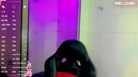 Snapshot of nickynoa chatting on 10-25-25, 03:47 Nicky online show from 10-25-25, 03:47