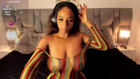 Snapshot of nickytouse chatting on 02-25-25, 02:36 Nicky online show from 02-25-25, 02:36