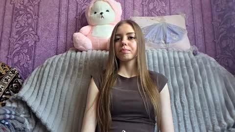 Snapshot of nickyzahl chatting on 05-25-26, 06:19 Emily online show from 05-25-26, 06:19