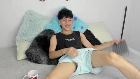 Snapshot of nico_nico_xd chatting on 01-15-25, 04:47 Nico online show from 01-15-25, 04:47