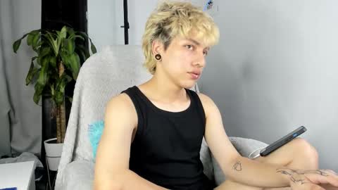 Snapshot of nico_nico_xd chatting on 09-14-25, 02:54 Nico online show from 09-14-25, 02:54