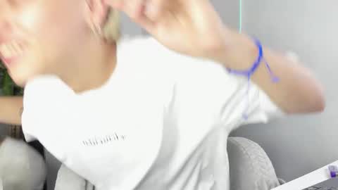 Snapshot of nico_nico_xd chatting on 09-19-25, 03:41 Nico online show from 09-19-25, 03:41