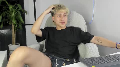 Snapshot of nico_nico_xd chatting on 09-22-25, 03:52 Nico online show from 09-22-25, 03:52