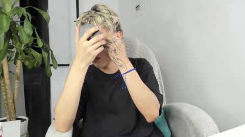 Snapshot of nico_nico_xd chatting on 10-20-25, 03:51 Nico online show from 10-20-25, 03:51