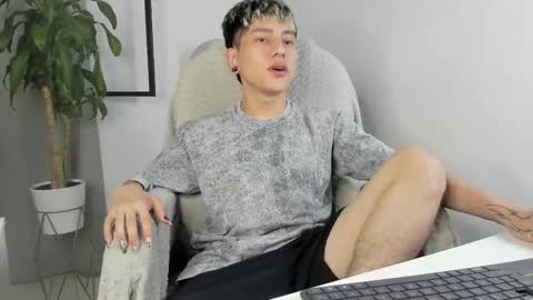 Snapshot of nico_nico_xd chatting on 12-01-25, 10:26 Nico online show from 12-01-25, 10:26