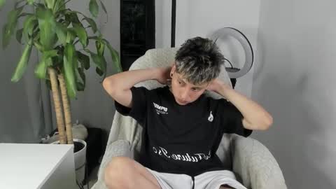 Snapshot of nico_nico_xd chatting on 12-04-25, 10:18 Nico online show from 12-04-25, 10:18