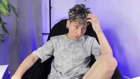 Snapshot of nico_nico_xd chatting on 12-18-25, 10:38 Nico online show from 12-18-25, 10:38