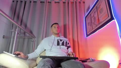 Nicolas online show from 03-21-26, 05:45