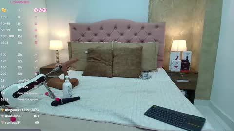 Nicol Alvarez online show from 02-09-25, 06:33