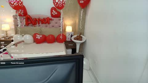 Nicol Alvarez online show from 02-16-25, 03:26