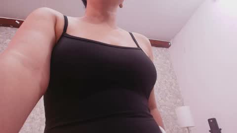 Snapshot of nicol_ferrer chatting on 01-06-25, 07:13 Nicol online show from 01-06-25, 07:13