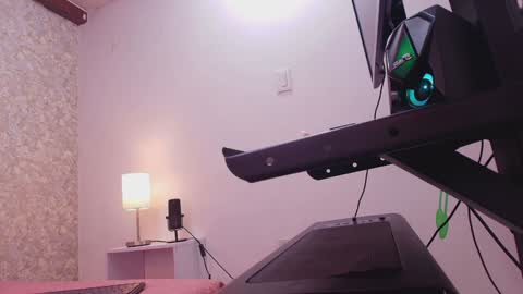 Snapshot of nicol_ferrer chatting on 01-07-25, 07:06 Nicol online show from 01-07-25, 07:06