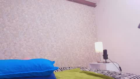 Snapshot of nicol_ferrer chatting on 01-08-25, 07:34 Nicol online show from 01-08-25, 07:34