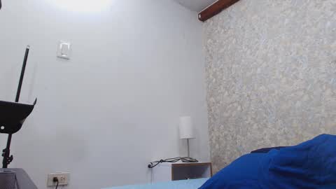 Snapshot of nicol_ferrer chatting on 09-19-25, 07:25 Nicol online show from 09-19-25, 07:25