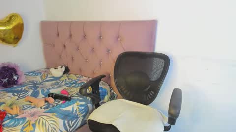 Nicol sanchez online show from 03-22-26, 10:02