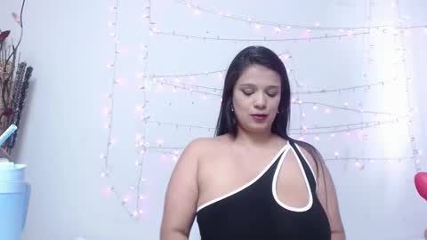 Snapshot of nicol_love0 chatting on 03-12-25, 05:28 Nicol online show from 03-12-25, 05:28