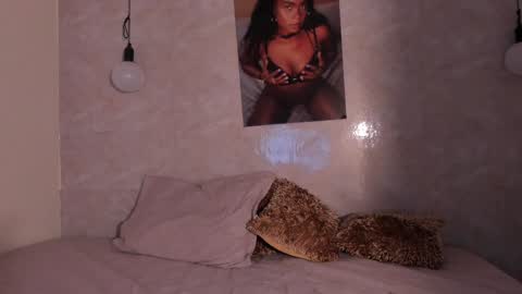 Snapshot of nicol_villa_ chatting on 01-28-25, 12:54 Nicol Villa online show from 01-28-25, 12:54