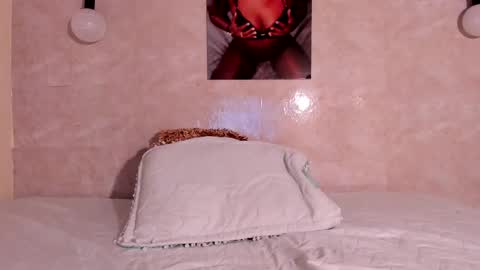 Snapshot of nicol_villa_ chatting on 02-20-25, 12:25 Nicol Villa online show from 02-20-25, 12:25