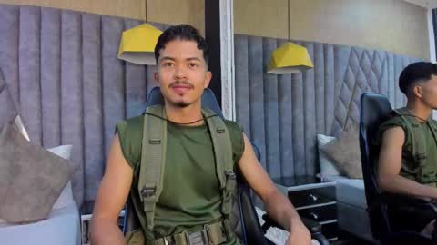 Snapshot of nicolaikarav chatting on 11-30-25, 11:47 Nicolai online show from 11-30-25, 11:47