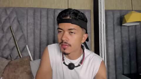 Snapshot of nicolaikarav chatting on 12-02-25, 11:15 Nicolai online show from 12-02-25, 11:15