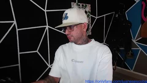 nicolas online show from 10-19-25, 12:44