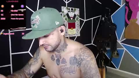 nicolas online show from 10-24-25, 03:03