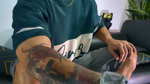 Snapshot of nicolas_veiny chatting on 11-11-25, 07:58 Nicolas online show from 11-11-25, 07:58