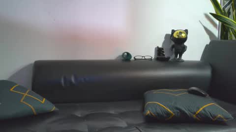 Snapshot of nicolas_veiny chatting on 11-30-25, 01:09 Nicolas online show from 11-30-25, 01:09