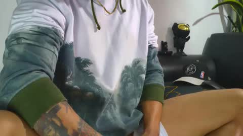 Snapshot of nicolas_veiny chatting on 01-10-26, 02:57 Nicolas online show from 01-10-26, 02:57