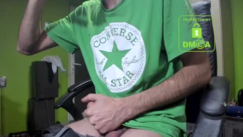 Snapshot of nicolasguy chatting on 01-04-25, 05:05 L. Nicolas online show from 01-04-25, 05:05