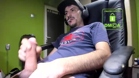 Snapshot of nicolasguy chatting on 02-13-25, 04:43 L. Nicolas online show from 02-13-25, 04:43