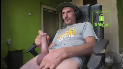 Snapshot of nicolasguy chatting on 09-10-25, 08:25 L. Nicolas online show from 09-10-25, 08:25