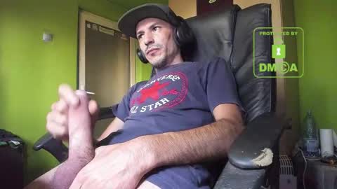 Snapshot of nicolasguy chatting on 10-01-25, 05:35 L. Nicolas online show from 10-01-25, 05:35