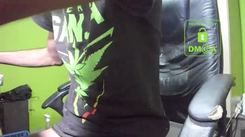 Snapshot of nicolasguy chatting on 10-08-25, 05:38 L. Nicolas online show from 10-08-25, 05:38