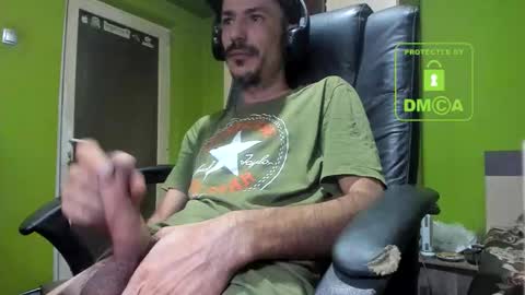 Snapshot of nicolasguy chatting on 10-18-25, 06:16 L. Nicolas online show from 10-18-25, 06:16