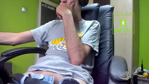 Snapshot of nicolasguy chatting on 11-20-25, 05:51 L. Nicolas online show from 11-20-25, 05:51